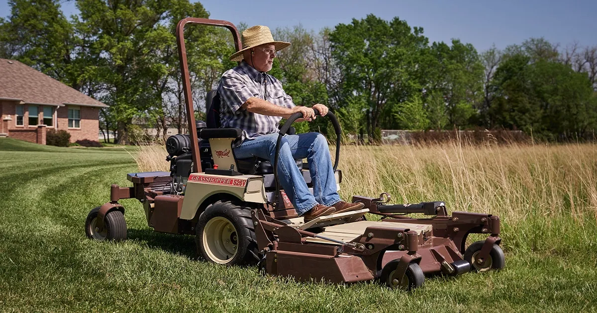 Grasshopper 500V FrontMount | Compact Front Deck Mowers